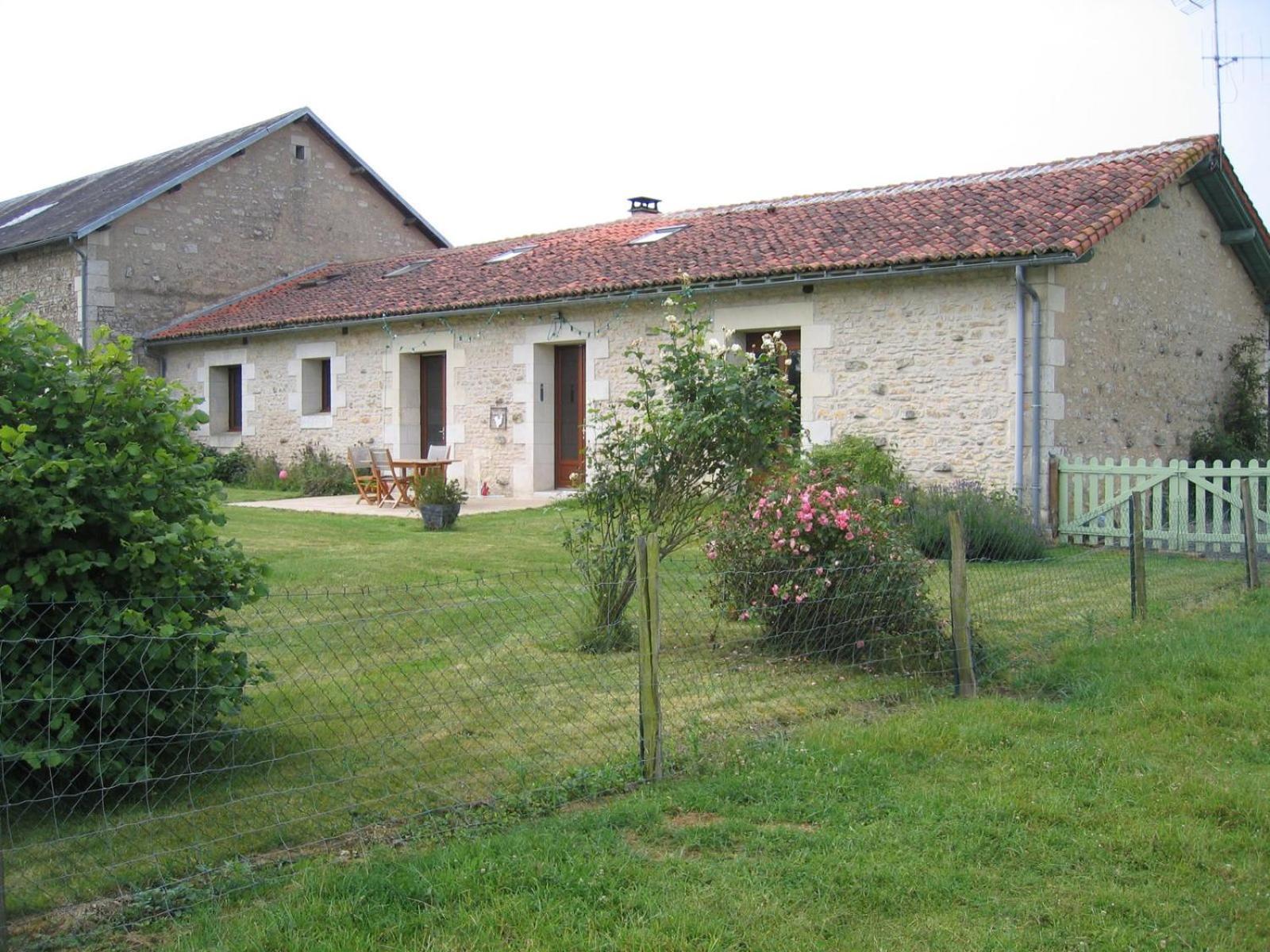 La Fermette Aux Lamas Savigny-Levescault Экстерьер фото